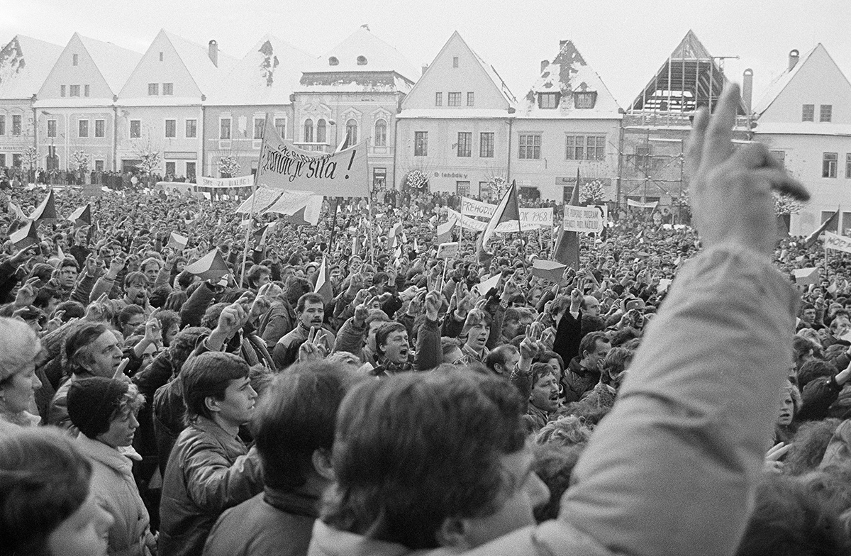 Ján Hollý, Generálny štrajk na Radničnom námestí v Bardejove. 1989. Súkromný majetok